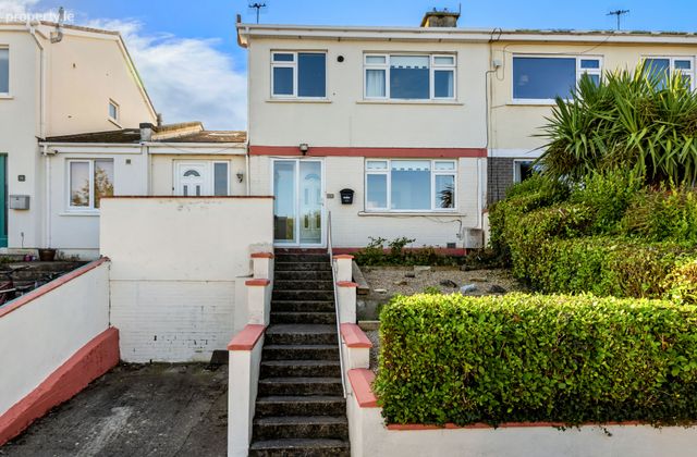 72 Balkill Park, Howth, Co Dublin, Howth, Dublin 13 - Click to view photos