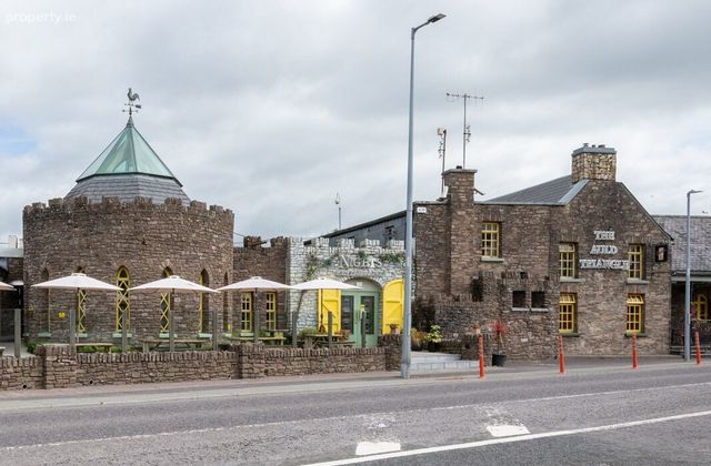 The Auld Triangle, Killarney Road, Macroom, Co. Cork - Click to view photos