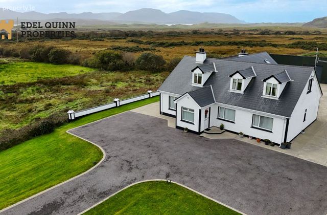 Kilclooney More, Portnoo, Co. Donegal - Click to view photos