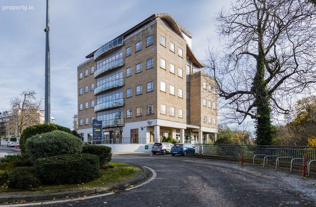 South Rockfield, Rockfield Avenue, Dundrum, Dublin 16 - Click to view photos
