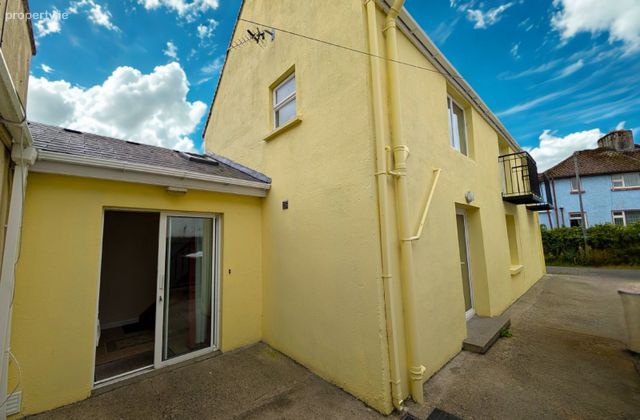 1 Bridge Street, Swinford, Co. Mayo - Click to view photos