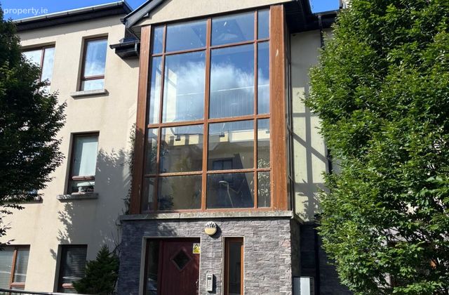 Slade Castle Avenue, Saggart, Co. Dublin - Click to view photos