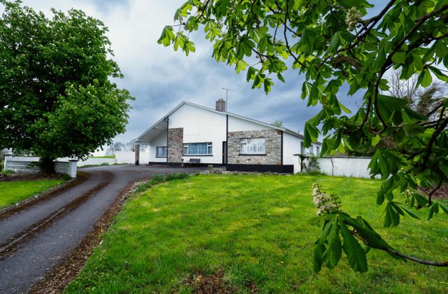 Ballywilliam, Kilcormac, Kilcormac, Co. Offaly - Click to view photos