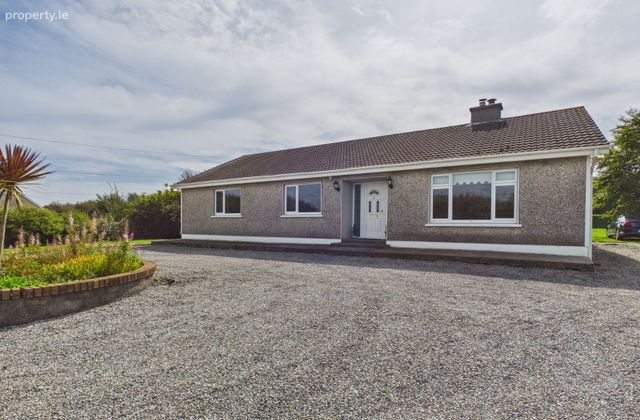 Kilmacleague, Dunmore East, Clohernagh, Co. Waterford - Click to view photos