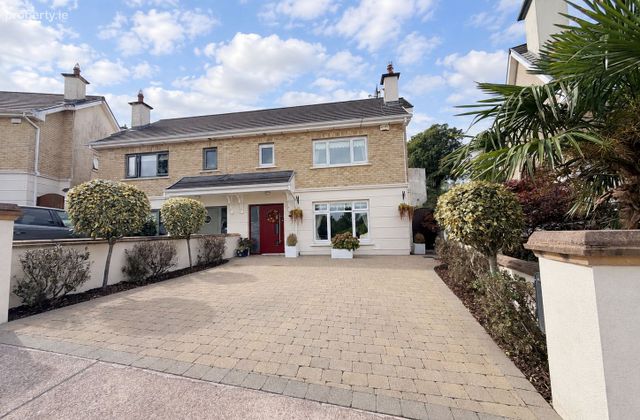 28 Clarkes Wood, Mount Oval Village, Rochestown, Co. Cork - Click to view photos