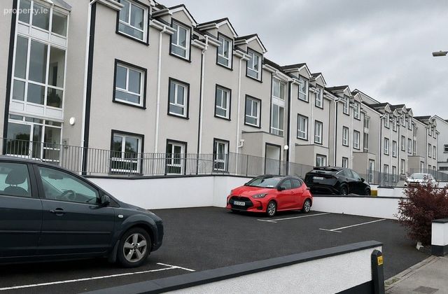 Lisdonagh Apartments, Taylor's Hill, Co. Galway - Click to view photos