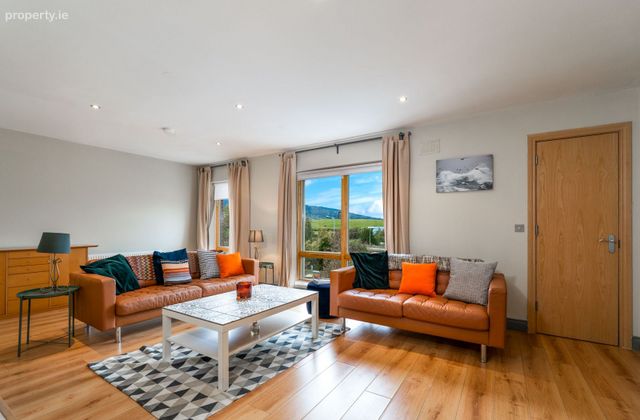 5 The Crescent, Carrickmines Green, Carrickmines, Dublin 18 - Click to view photos