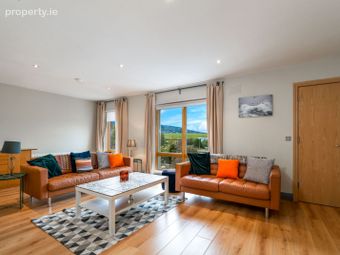 5 The Crescent, Carrickmines Green, Carrickmines, Dublin 18