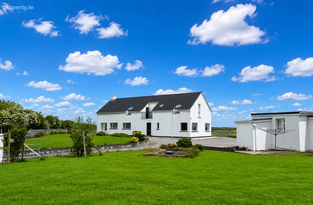 Carrowkeeran, Murrisk, Co. Mayo - Click to view photos