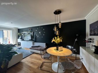 43 The Square, Larch Hill, Santry, Dublin 9