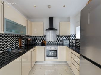 17 The Crescent, Carrickmines Manor, Carrickmines, Dublin 18, Carrickmines, Dublin 18 - Image 4