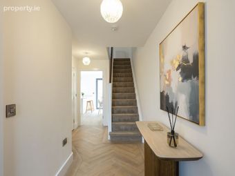 4 Bedroom Semi Detached, Maryborough, Douglas, Co. Cork - Image 2