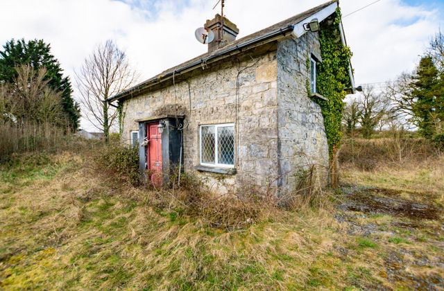 Knockatee, Monilea, Mullingar, Co. Westmeath, Crazy Corner, Co. Westmeath - Click to view photos