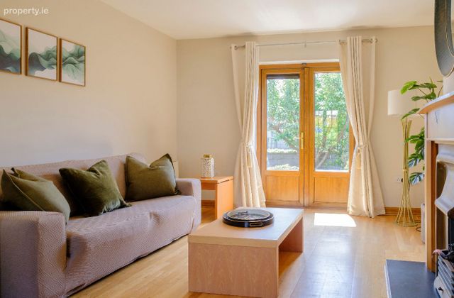 5 Highfields, Maryborough Woods, Douglas, Co. Cork - Click to view photos