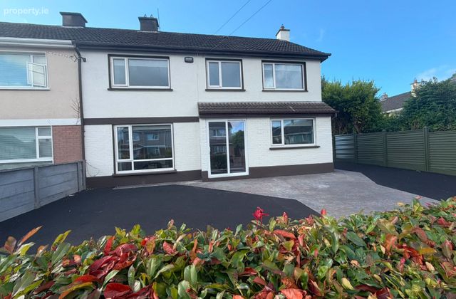 Whitethorn Grove, Inniscarra View, Carrigrohane, Co. Cork - Click to view photos