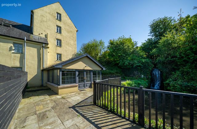 4 Old Mill, Brownsmills, Kinsale, Co. Cork - Click to view photos