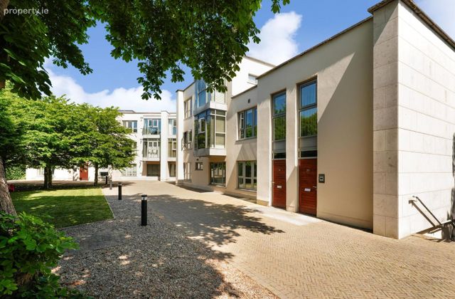 Apartment 19, Booterstown Hall, Booterstown Avenue, Blackrock, Co. Dublin - Click to view photos