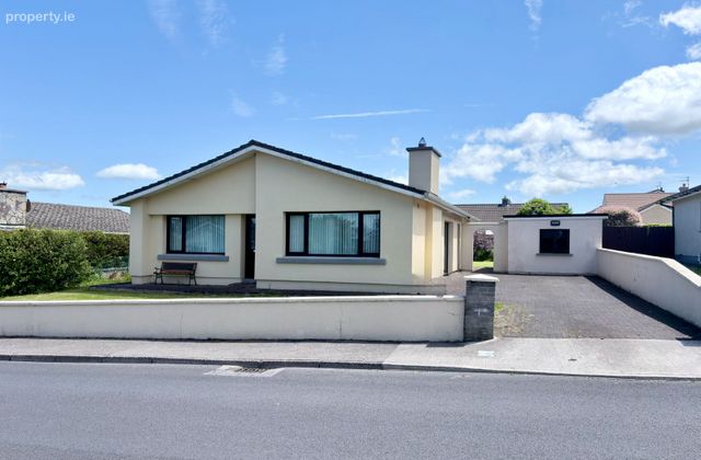 11 Woodland Heights, Carrickbeg, Carrickbeg, Co. Tipperary - Click to view photos