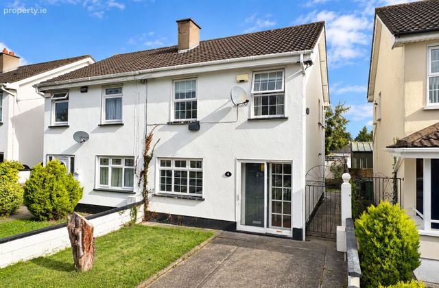4 Woodvale Drive, Dublin 15, Hartstown, Dublin 15 - Click to view photos