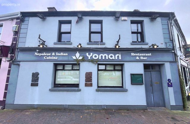The Crescent, Boyle, Co. Roscommon - Click to view photos