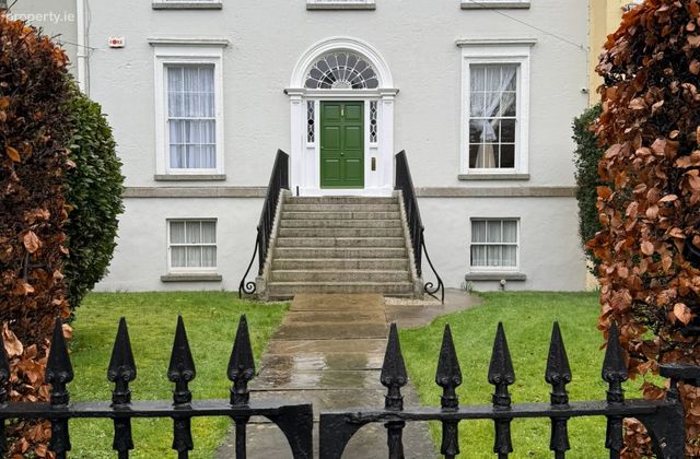 Flat 4, 2 Leinster Square, D06c1k0, Rathmines, Dublin 6 - Click to view photos