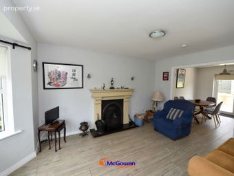 28 Lawnsdale, Navenny, Ballybofey, Ballybofey, Co. Donegal - Image 3