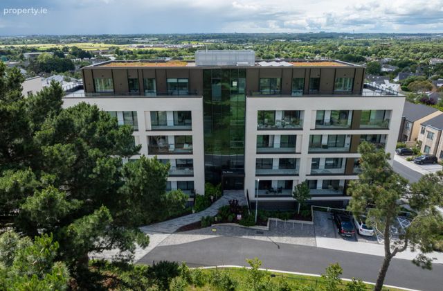 The Penthouse, 38 The Shore, Seamount Rise, Malahide, Co. Dublin - Click to view photos