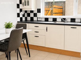 2 Cottage Row, Graiguenamanagh, Co. Kilkenny - Image 3