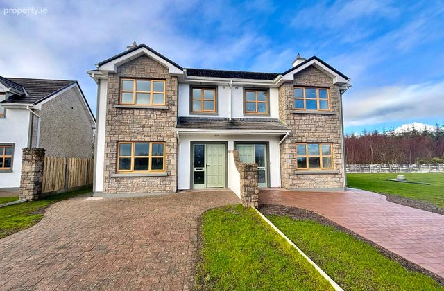 Gort An Tsruth&aacute;in, Garrafrauns, Tuam, Co. Galway - Click to view photos