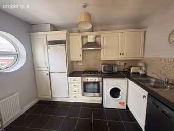 Apartment 111, Kerrymount, Castle Court, Leopardstown, Dublin 18 - Image 5