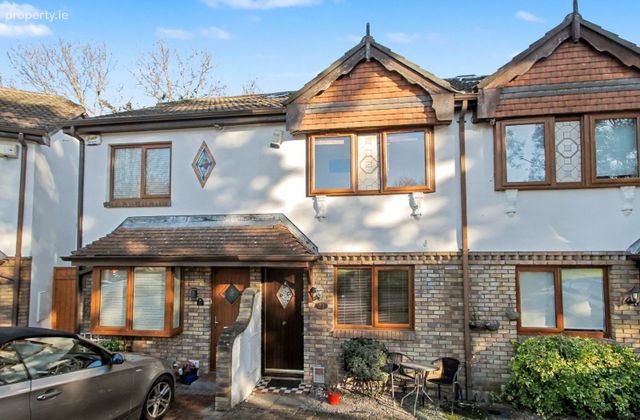 23 Southdene, Monkstown Valley, Monkstown, Co. Dublin - Click to view photos
