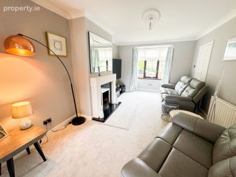 8 Glenbourne View, Leopardstown Valley, Leopardstown, Dublin 18 - Image 5