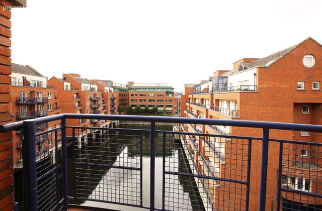 Custom House Harbour Apartments, IFSC, Dublin 1 - Click to view photos