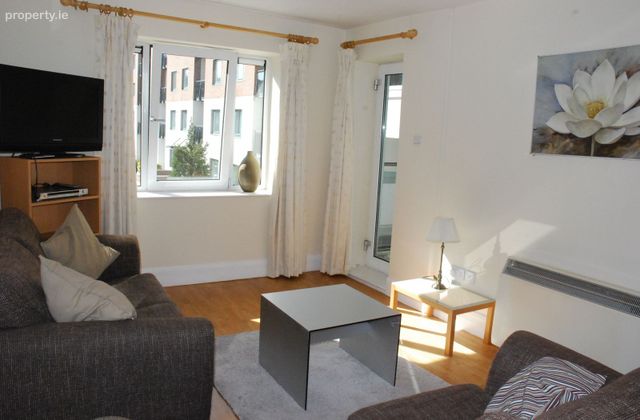 Apartment, Adelaide Square, Whitefriar Street, Dublin 2 - Click to view photos