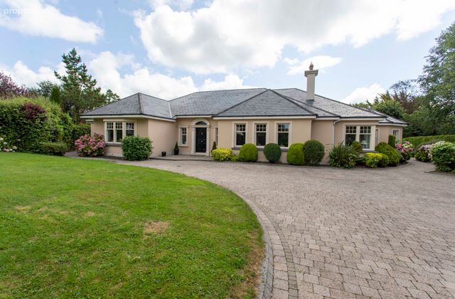 Dunard, Oakpark Road, Tralee, Co.kerry, Tralee, Co. Kerry - Click to view photos