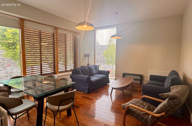 Kilmainham Square, Inchicore, Dublin 8 - Click to view photos