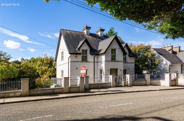 "starshollow", Spawell Road, Wexford Town, Co. Wexford - Click to view photos