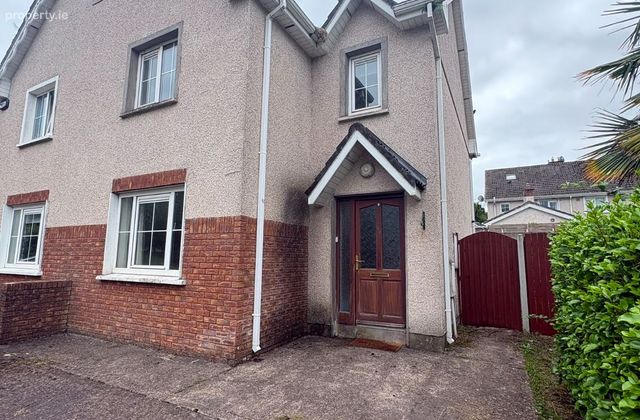 20 The Elms, Classes Lake, Ballincollig, Co. Cork - Click to view photos