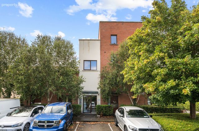 6 Castlegate Crescent, Adamstown, Lucan, Co Dublin, Adamstown, Co. Dublin - Click to view photos