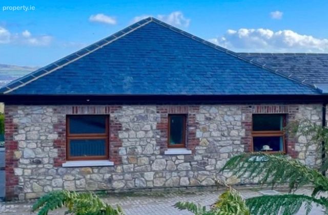 Golf Cottage, Dublin 18, Carrickmines, Dublin 18 - Click to view photos