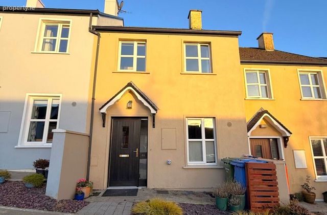 33 Radharc An Bhaile, Bandon, Bandon, Co. Cork - Click to view photos