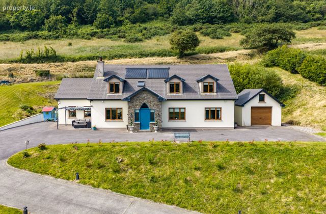 Ballygrissane, Minane Bridge, Carrigaline, Co. Cork - Click to view photos