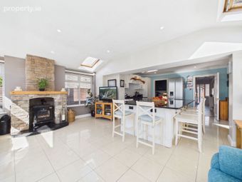 48 Castle Court, Waterford Road, Carrickbeg, Carrickbeg, Co. Tipperary - Image 5