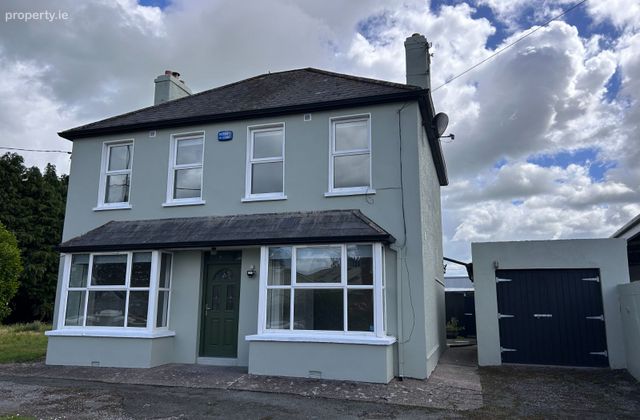 Mogeely, Castlemartyr, Mogeely, Co. Cork - Click to view photos