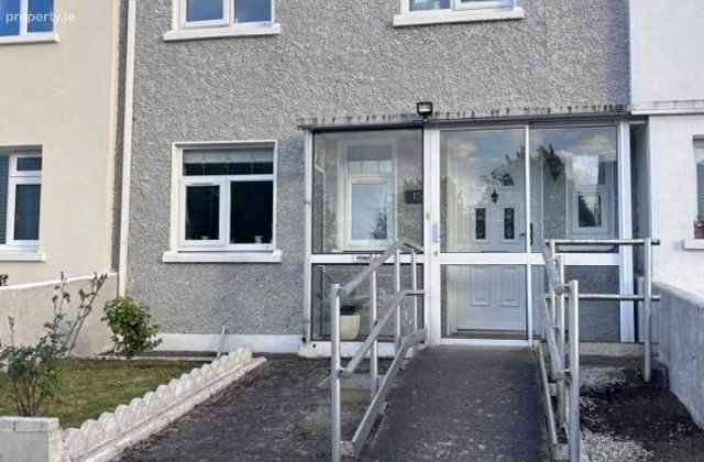 157 St. Maelruan's Park, Old Bawn, Tallaght, Co. Dublin, Tallaght, Dublin 24 - Click to view photos