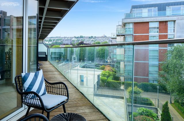 7 The Sherkin, Lancaster Gate, Western Road, Co. Cork - Click to view photos