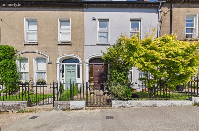 29 Grosvenor Terrace, John's Hill, Newtown, Co. Waterford - Click to view photos