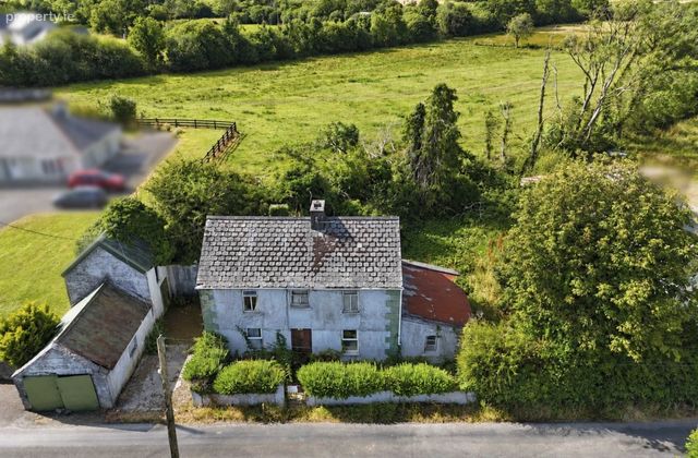 Ballyveskil, Tiermaclane, Ennis, Co. Clare, Teermaclane, Co. Clare - Click to view photos