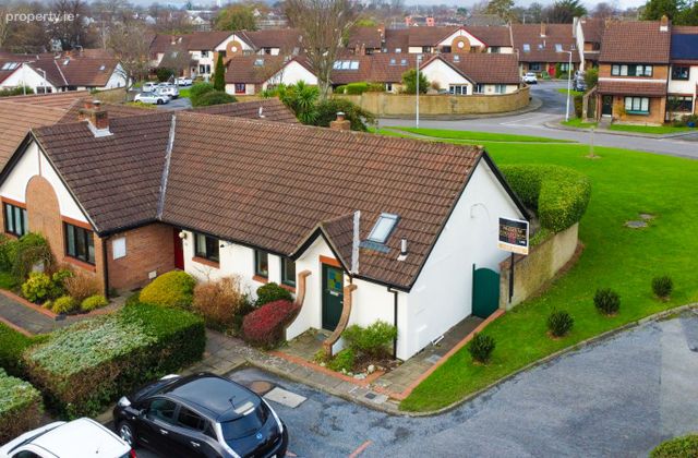 87 The Rowans, Abberley, Killiney, Co. Dublin - Click to view photos