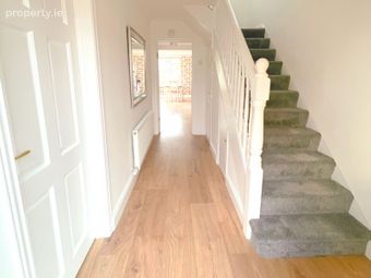 8 Seabury Grove, Malahide, Malahide, Co. Dublin - Image 2